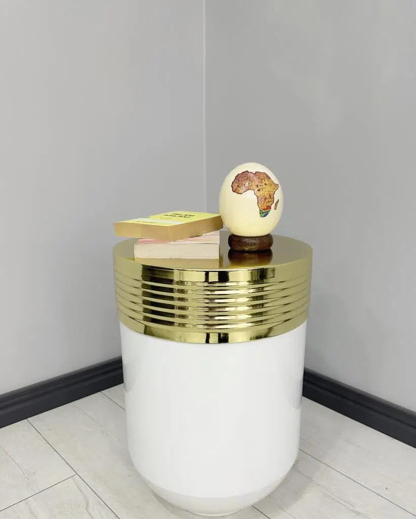 ELEGANT Dekoratif Gold Darbuka Parlak Beyaz Sehpa 60cm